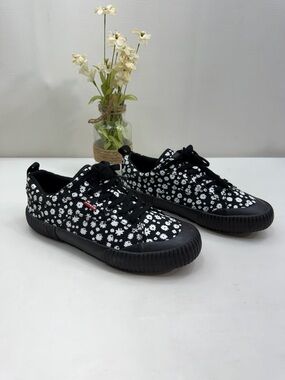 Levi’s floral sneakers